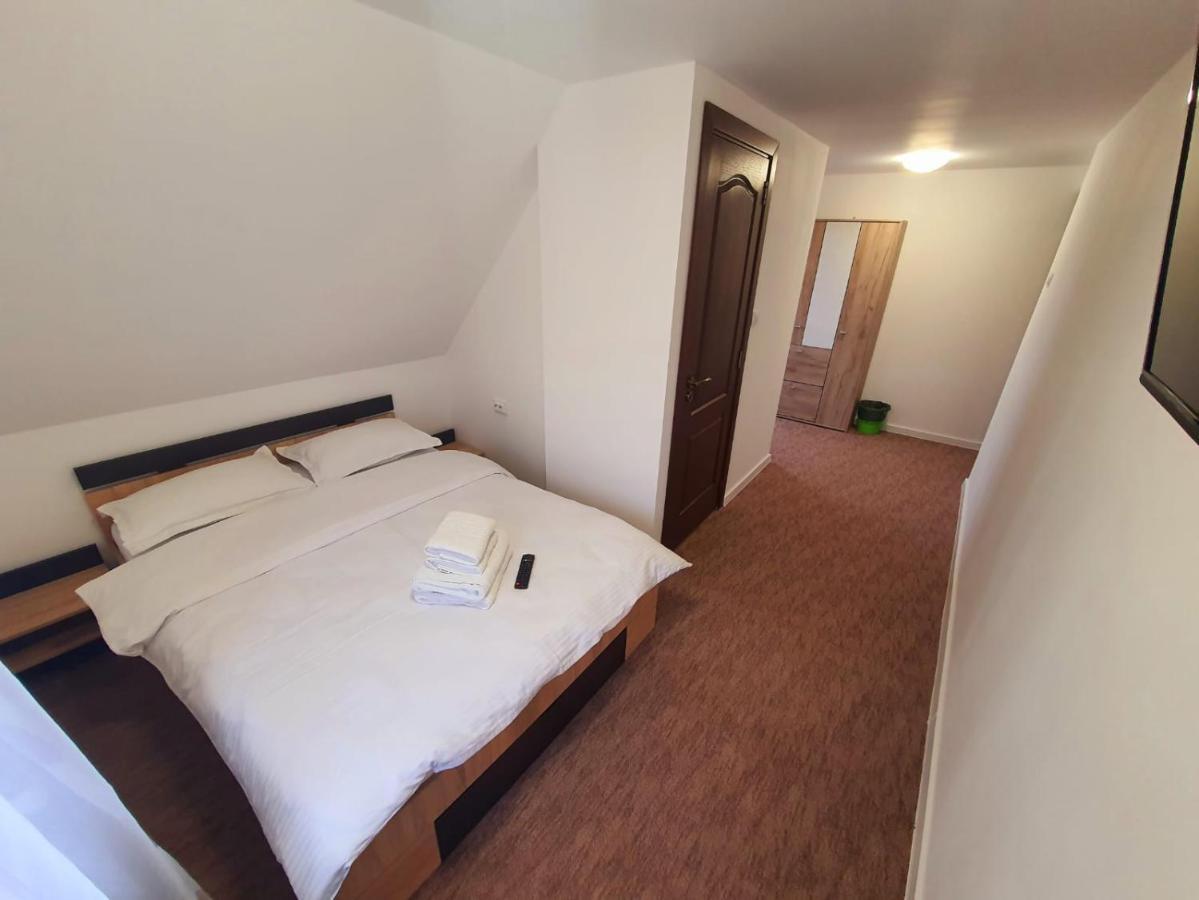 Casa Edi Hotel Poiana Negrii Buitenkant foto